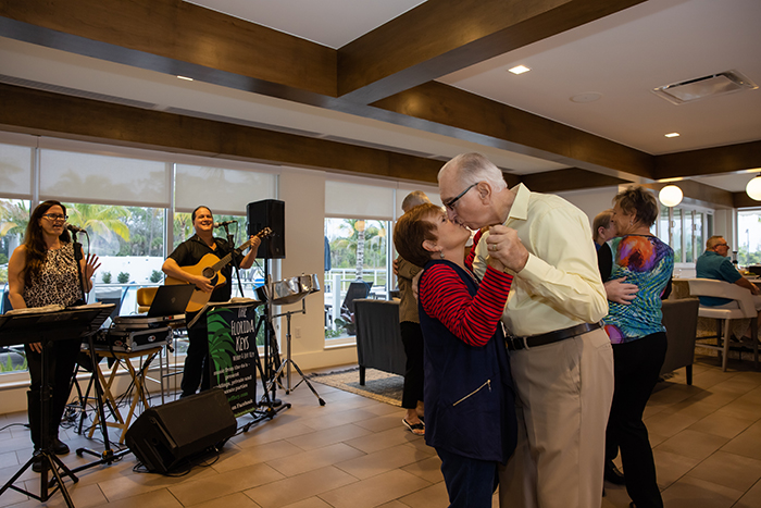 Live Entertainment and dancing at Lakeside Grille.